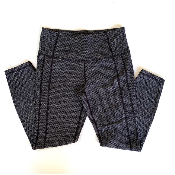 Athleta Criss Cross Power Up 7/8 Leggings Gray - Picture 6 of 8